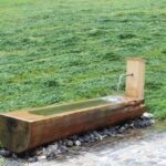 Warum ist das Wasser in dem Brunnen so klar und frisch?
